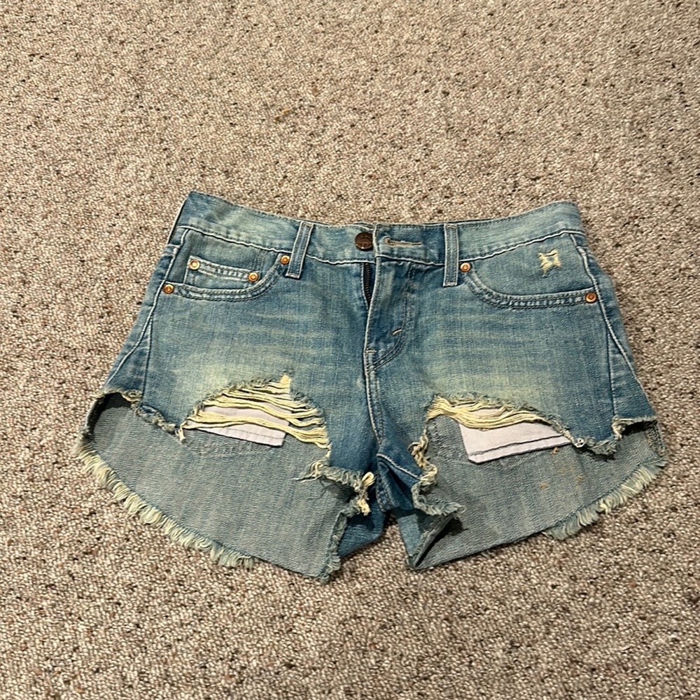 LEVI 501 SHORTS SIZE 26
